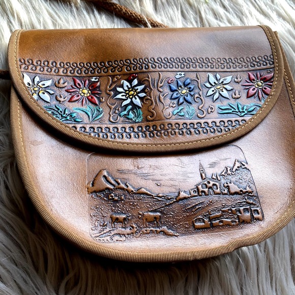 *SOLD* Vintage Leather Hand-Tooled Purse - Picture 2 of 8